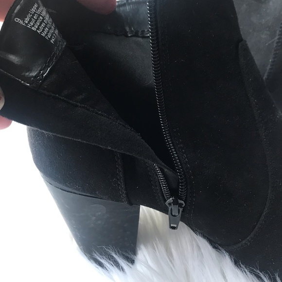 ⭐️⭐️2XHP⭐️⭐️NWOT Stacked Suede Bootie - Picture 3 of 7